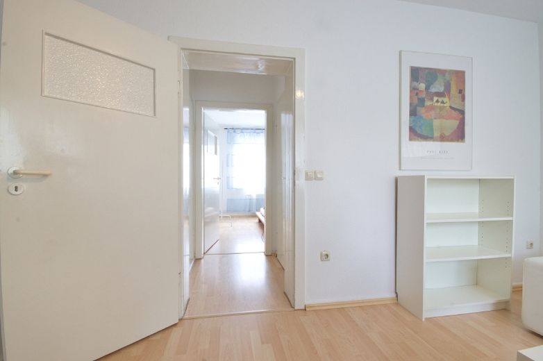 Modern eingerichtete Wohnung im beliebten Rüttenscheid mit Internetzugang, ruhige Seitenstraße der RÜ – 3a0227de3f2c8b9d6cbafda6a9f9acbffab0888f.jpg