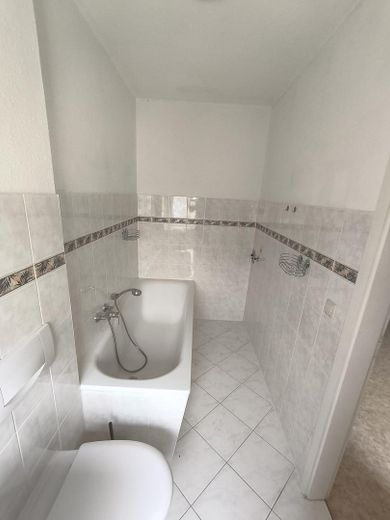 3 Zimmer Wohnung im Dachgeschoss .OG in Neustadt/Sachsen – Bad