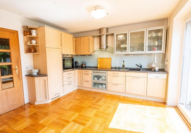 offene helle Wohnküche