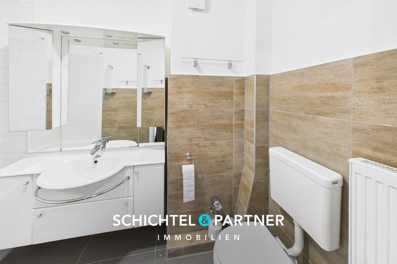 Woltmershausen | Gepflegte &amp; geräumige Etagenwohnung mit Wannenbad &amp; Balkon – S&amp;P | Badezimmer