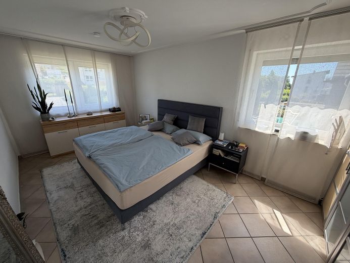 Bestlage am Budenheimer Wald / Helle 3-Zimmer Wohnung mit Balkon und Garage – Schlafen (1)