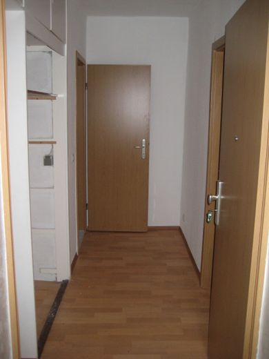 3 RW 60 qm 293€ kalt/396€ warm Balkon – Flur