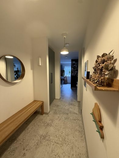 Haus im Haus - Helle moderne Maisonettewohnung in Top-Lage mit TG-Stellplatz – Flur im 2. OG