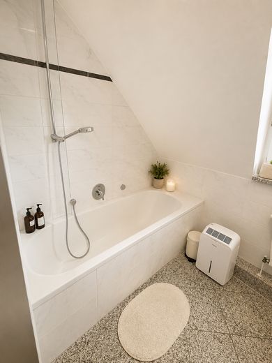 Уютная 1,5-комнатная квартира с балконом, Фельдкирхен под Мюнхеном – Badewanne