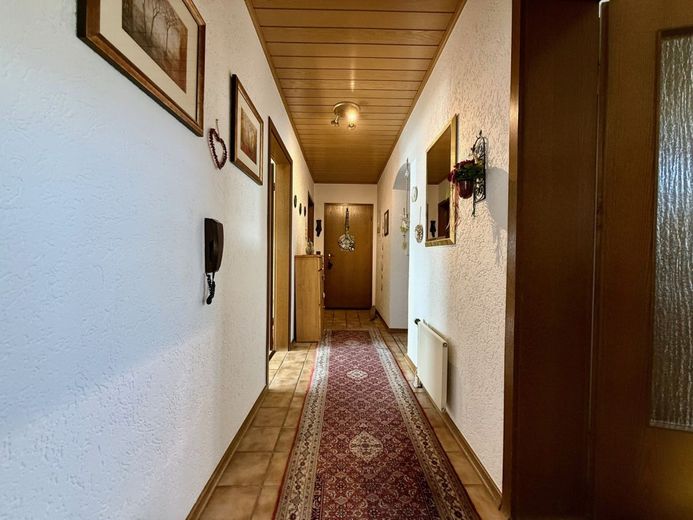 Menden: Vermietete Eigentumswohnung mit Balkon und Stellplatz - Optimal für Kapitalanleger! – Diele