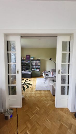 helle 4-Zimmer-Wohnung Nähe Ostpark – Wohnzimmer