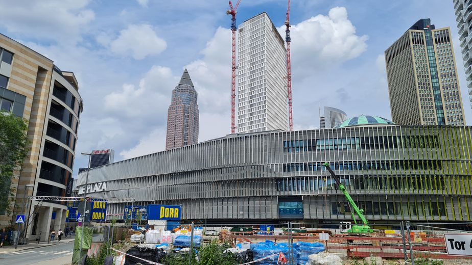Schöne, ruhige und helle 3-Zimmerwohnung gegenüber Skyline Plaza – Skyline Plaza