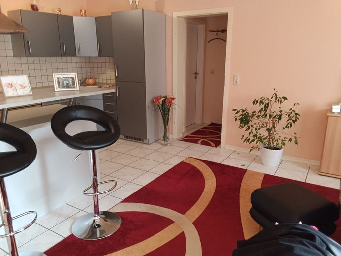 Reihenmittelhaus mit 2 Wohnungen im Sondereigentum – Wohnzimmer/Küche - 2.Zi-Whg.