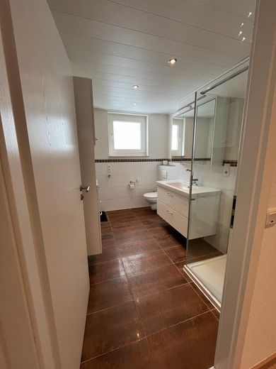 Bad Homburg'da komisyonsuz, ankastre mutfak ve balkon dahil aydınlık 3 odalı daire – sahibinden – Badezimmer