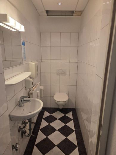 Büro, Ladenlokal · 172 m² · Toplage Lloydstraße Bremerhaven – Herren WC