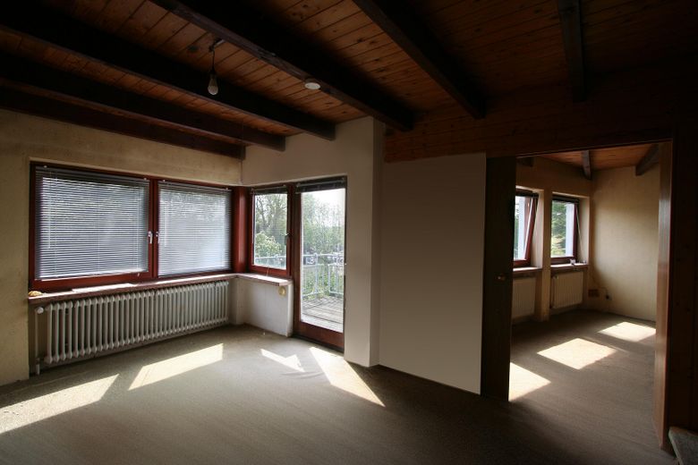 Zwei Kinderzimmer mit Balkon