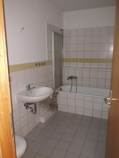 شقة أحلام للعازبين: سحر المبنى التاريخي يلتقي بالحداثة في Dresden-Cotta! – Badezimmer 