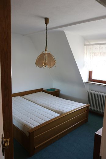 Geräumiges Einfamilienhaus mit 6,5 Zimmern in Salzgitter-Thiede – Schlafzimmer OG