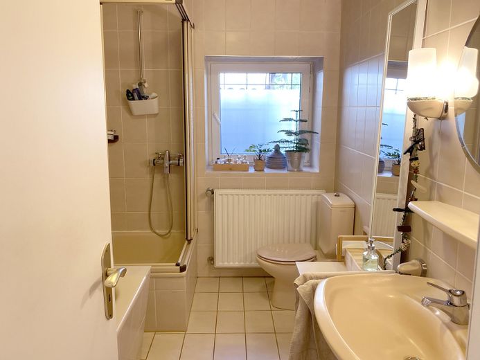 Idyllischer Rückzugsort: Charmantes Bruchsteinhaus mit toskanischem Innenhof – Badezimmer