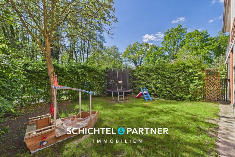 Mittelshuchting | Gepflegte 3-Zimmer-Wohnung mit Carportstellplatz – S&amp;P | Vorgarten