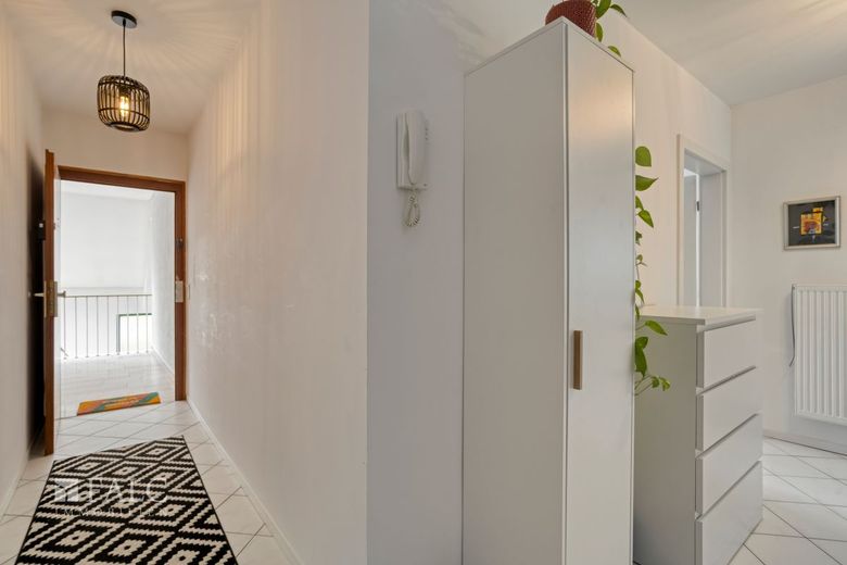 Helle 3-Zimmer-Maisonettewohnung in Top-Lage von Hürth Efferen – Flur