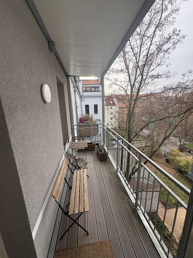 Apartamento de 3 habitaciones recién reformado, con cocina equipada de lujo y amplio balcón, en alquiler – Foto 12