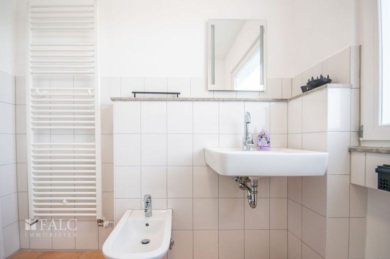 Business-Apartment mit Umsatzsteuerausweis / Kurzzeitvermietung – Badezimmer