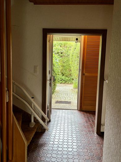 Casa a schiera di testa tranquilla e centrale a Norderstedt vicino ad Amburgo – Flur EG
