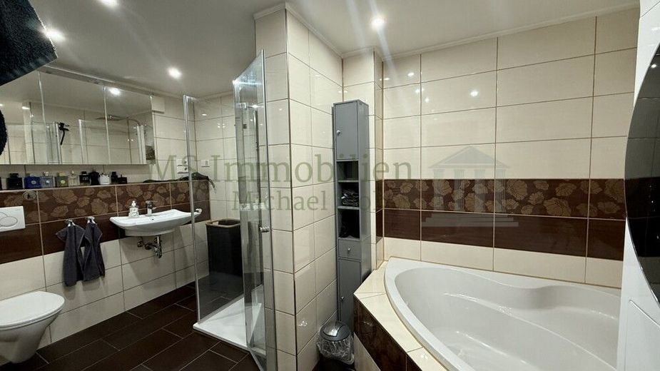 Badezimmer Ansicht 1