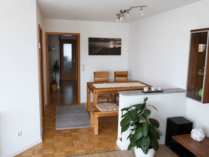 3,5 Zimmer mit Weitblick – clever geschnitten & provisionsfrei – Esszimmerbereich