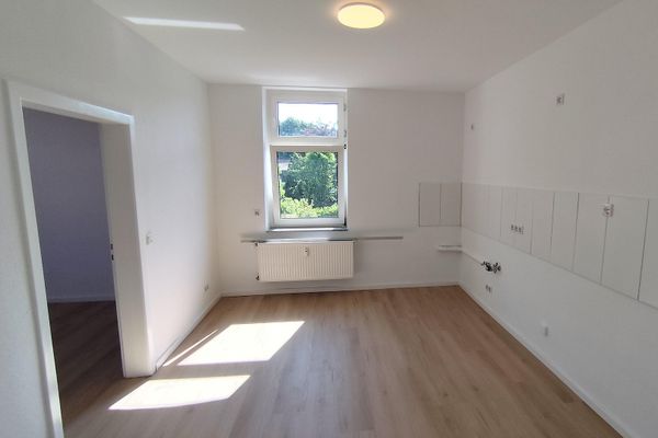 Holzstraße'de yenilenmiş, aydınlık 110 m² 4,5 odalı daire