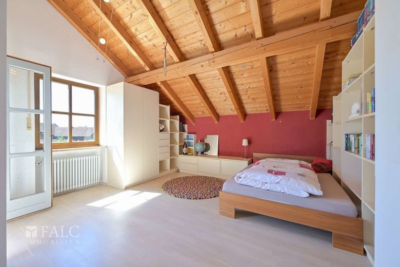 Exklusive Landhaus-Idylle mit unverbaubarem Blick ins Ampermoos – DG Zimmer 4