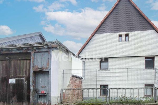 Opportunità di nuova costruzione: immobile da ristrutturare o demolire a Eppstein-Ehlhalten con splendida corte