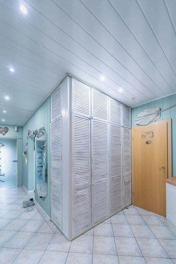 Oasi verde nell’idilliaca Zernsdorf su 1.130 m² con laghetto, sauna e serra – Flur