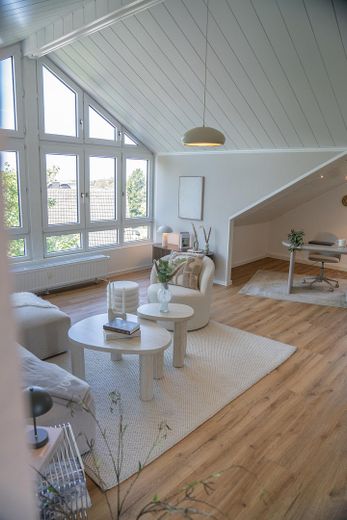 Dachgeschoss-Loft, 76 m² | Erstbezug nach Sanierung | Einbauküche | Homeoffice | provisionsfrei – फोटो 4