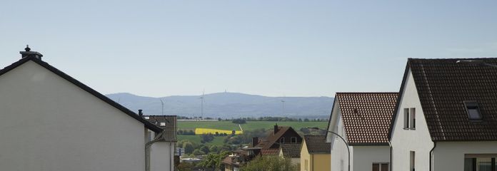 Charmantes Mehrfamilienhaus mit Feldbergblick in naturnaher Lage von Karben – Traumhafter Feldbergblick