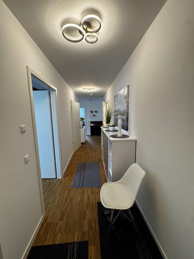 Penthouse met 2 dakterrassen | Campbell, Heidelberg | Direct te betrekken | 2 parkeerplaatsen in de ondergrondse parkeergarage – Eingang  Flur