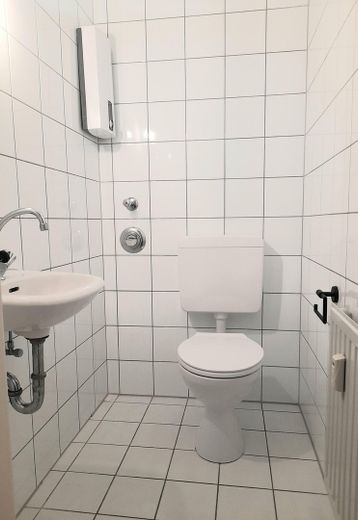 separates Gäste-WC