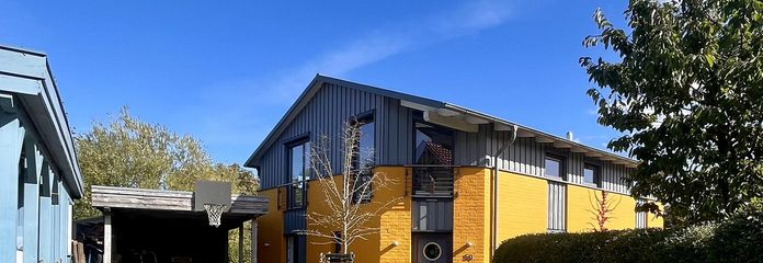 Zufahrt u. Hauseingang