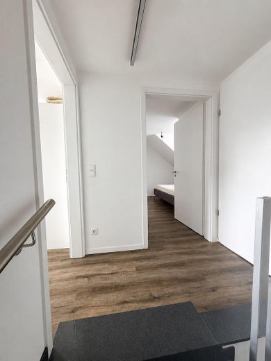 2023 yapımı dubleks · bağımsız ev girişi · balkon · 3 oda · mobilyalı mümkün – Fotoğraf 18
