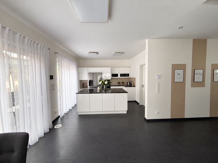 Modernes Zweifamilienhaus mit Einliegerwohnung in Elzach-Oberprechtal – Küche/ Essbereich 1 OG