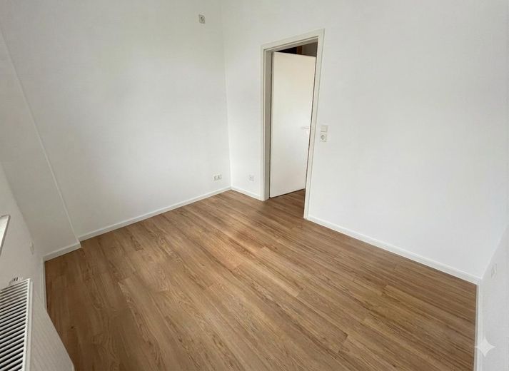 Stadtgarten के पास नई फिटेड किचन सहित शानदार 3-कमरों वाला अपार्टमेंट – Schlafzimmer 2