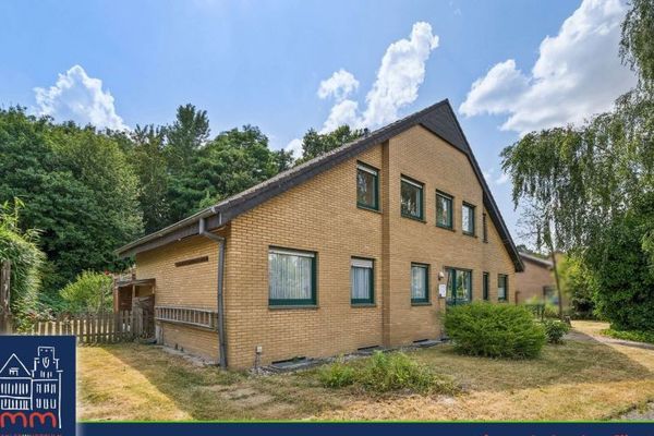 Wohnhaus mit drei Wohneinheiten und großem Entwicklungspotenzial