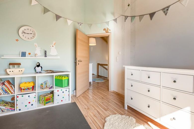 Zimmer mit Blick zum Flur