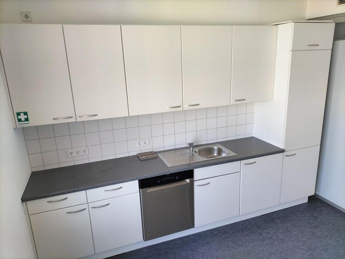 Emplacement idéal pour votre entreprise : local commercial au cœur de Böblingen – Photo 11