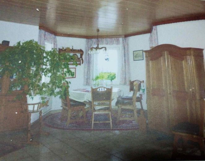 2 Familienhaus - Kernstadt und Ruhig, Bj. 1991, 900m² Grundstück – Wohn/Esszimmer OG