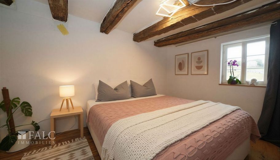 Saniertes Einfamilienhaus mit Platz für die ganze Familie! - FALC Immobilien Heilbronn – Schlafzimmer (Vis.)
