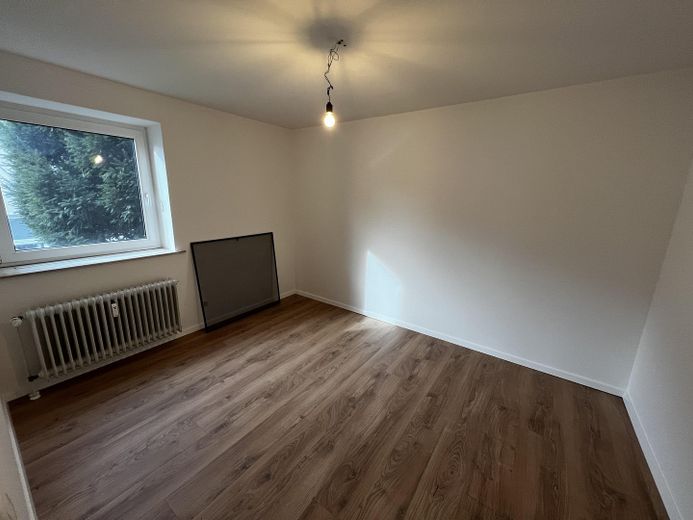 Zentral & grün: 3-Zimmer-Wohnung mit Garten & EBK in Hehlentor – Schlafzimmer
