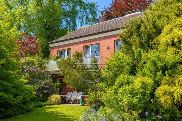Traumhaftes Einfamilienhaus mit parkähnlichem Garten in begehrter Lage