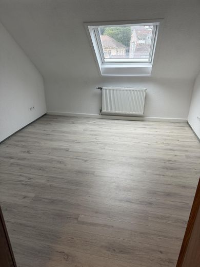 Aantrekkelijk 4-kamerappartement op centrale locatie – Foto 3