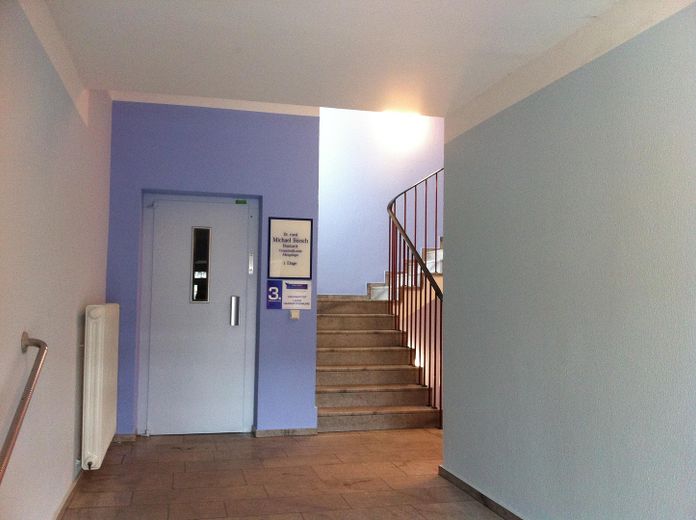 Treppenhaus / Aufzug