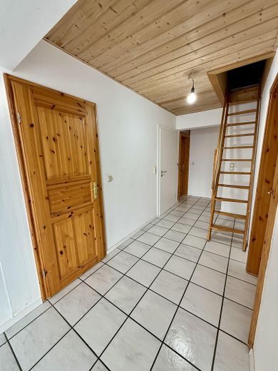 Bezugsbereit: 4-Zimmer Eigentumswohnung mit Balkon in ruhiger Lage in Keldenich – Diele