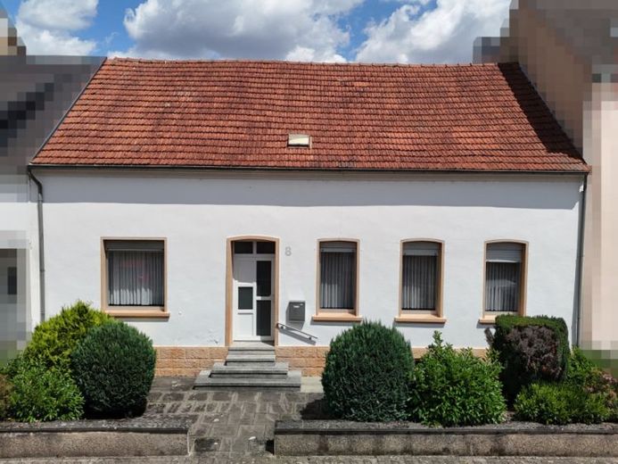 Well-maintained mid-terrace house with garden and expansion potential in a central location in Saarlouis – Foto 1
