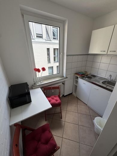Schicke Single-Wohnung in Düsseldorfer Altstadt in Rheinnähe -Ohne Provision- – Küche