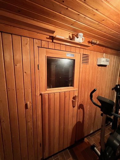 **Bonn-Röttgen - Charmantes Haus mit idyllischem Garten sucht neues Familienglück** - PRIVATVERKAUF – Sauna